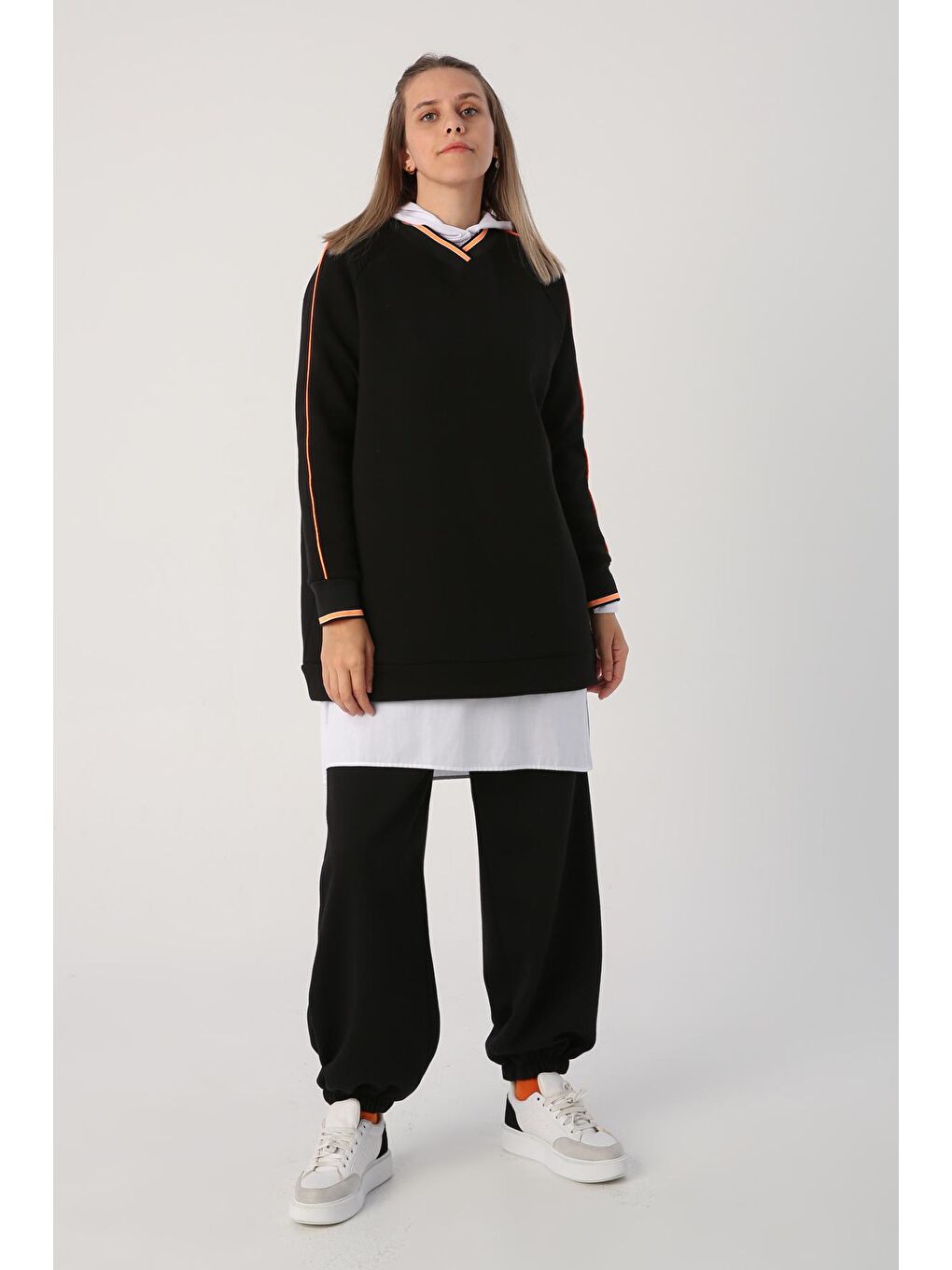 Siyah Oversize Neon Detaylı Arkası Baskılı Şardonlu Sweatshirt-1