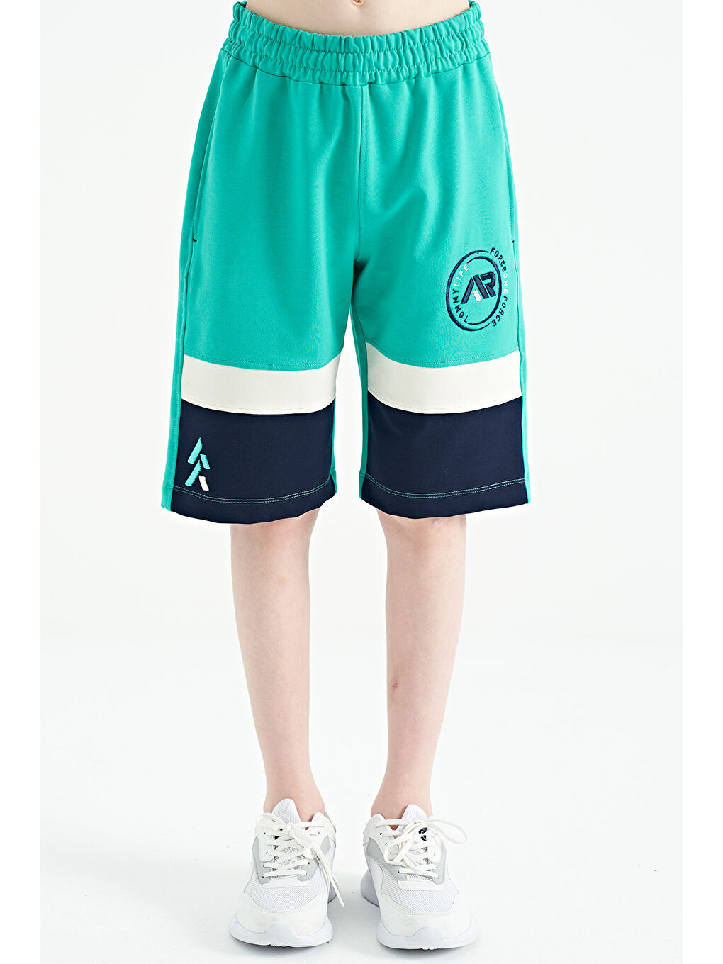 Deniz Yeşili Renkli Baskılı Bağcıklı Nakış Detaylı Standart Kalıp Erkek Çocuk Şort - 11129-1
