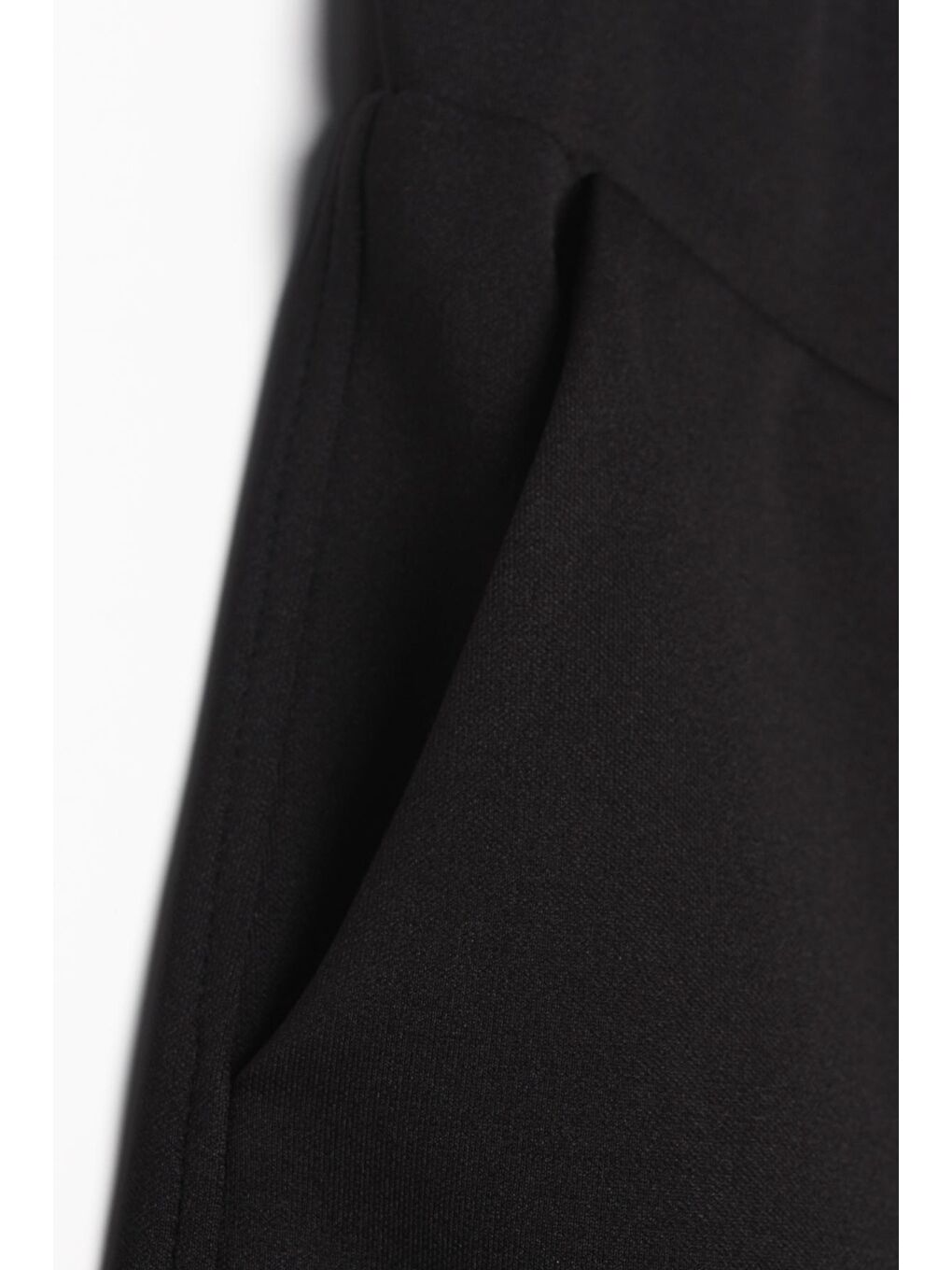 Siyah Paçası Pensli Rahat Kalıp Pantolon-4