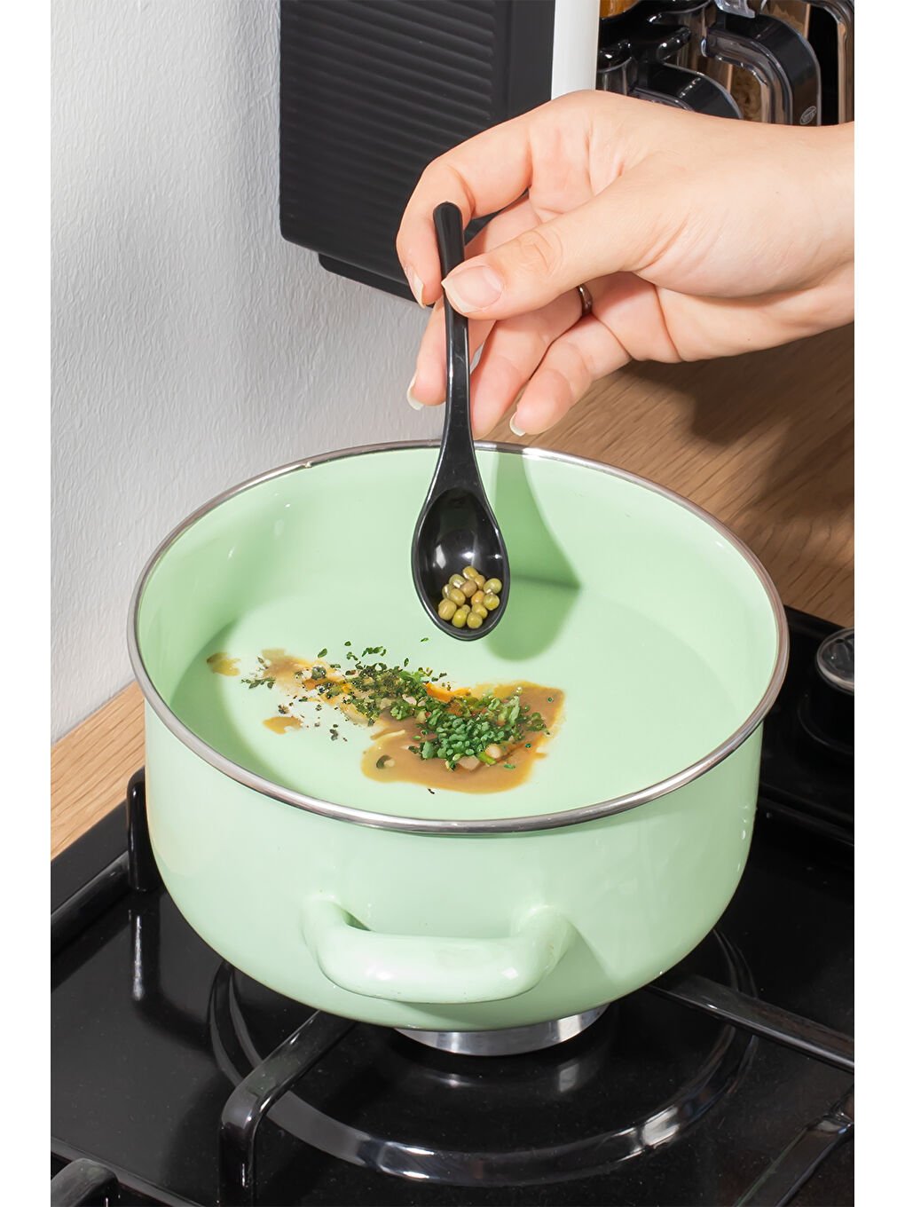 Siyah 1041 Standlı 12 li Kendinden Yapışkanlı Kaşıklı Kapaklı Baharatlık Takımı-3