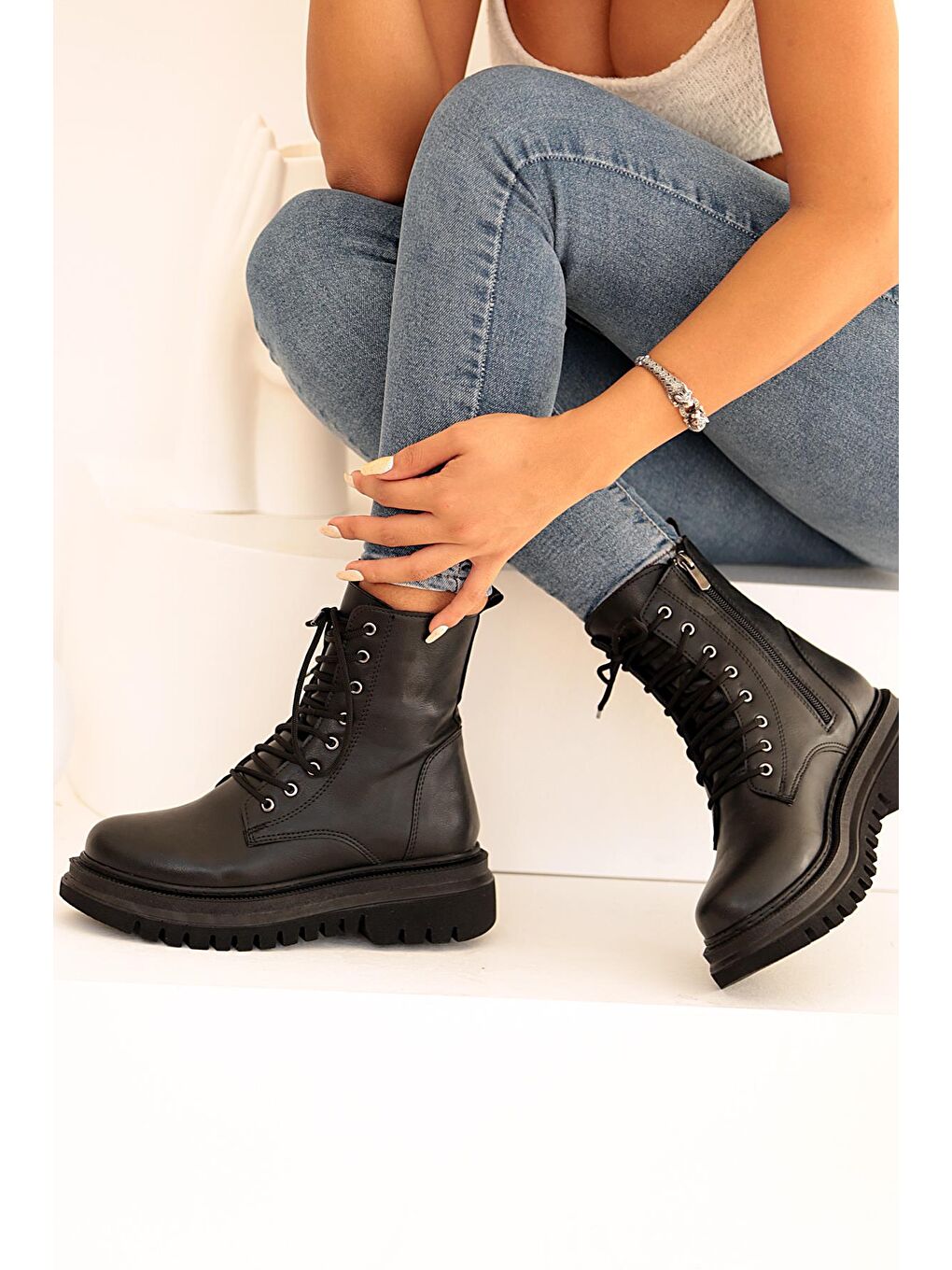 Siyah Kalın Termo Taban Sıcak Astar Bağcık & Fermuar Kadın Bot 031-7757-22Cilt-2