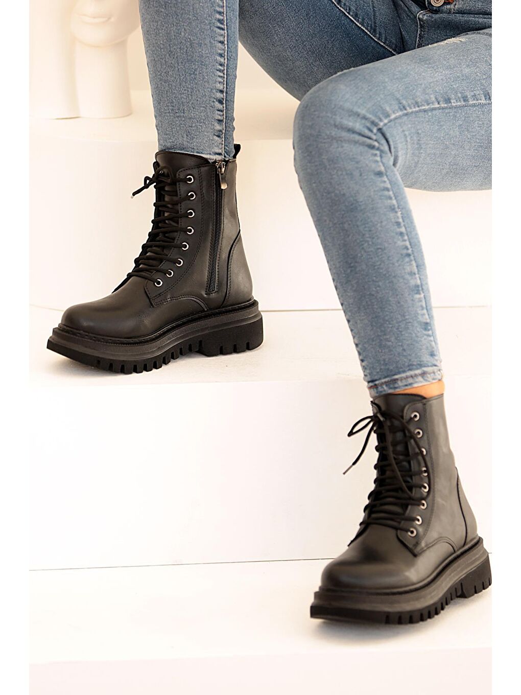 Siyah Kalın Termo Taban Sıcak Astar Bağcık & Fermuar Kadın Bot 031-7757-22Cilt-3