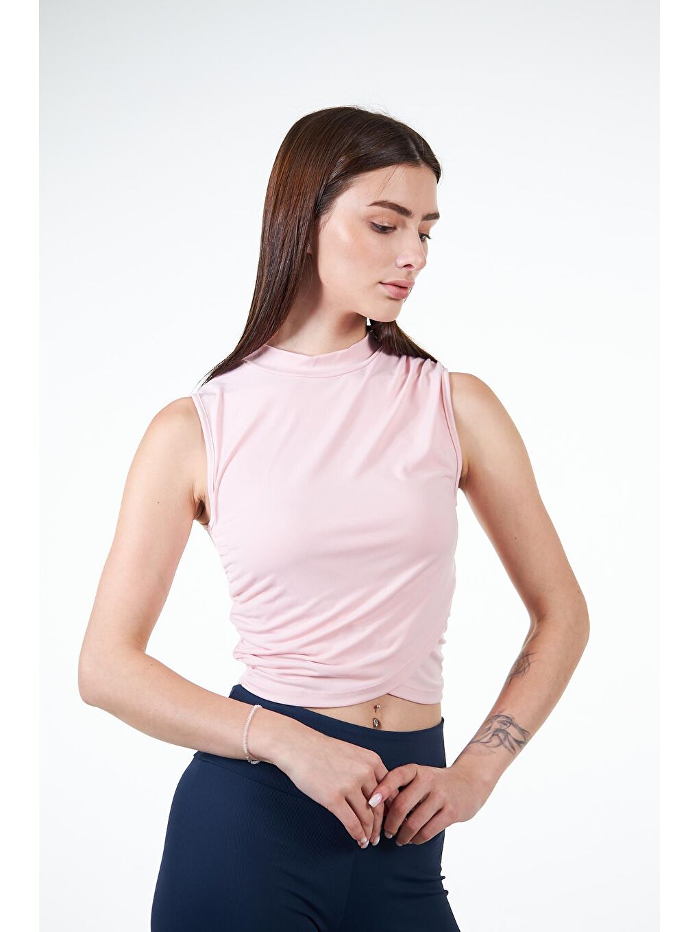 Chandraswear Pembe Rose Kadın Dik Yaka Kolsuz Drapeli Crop T-shirt - İvana - 1