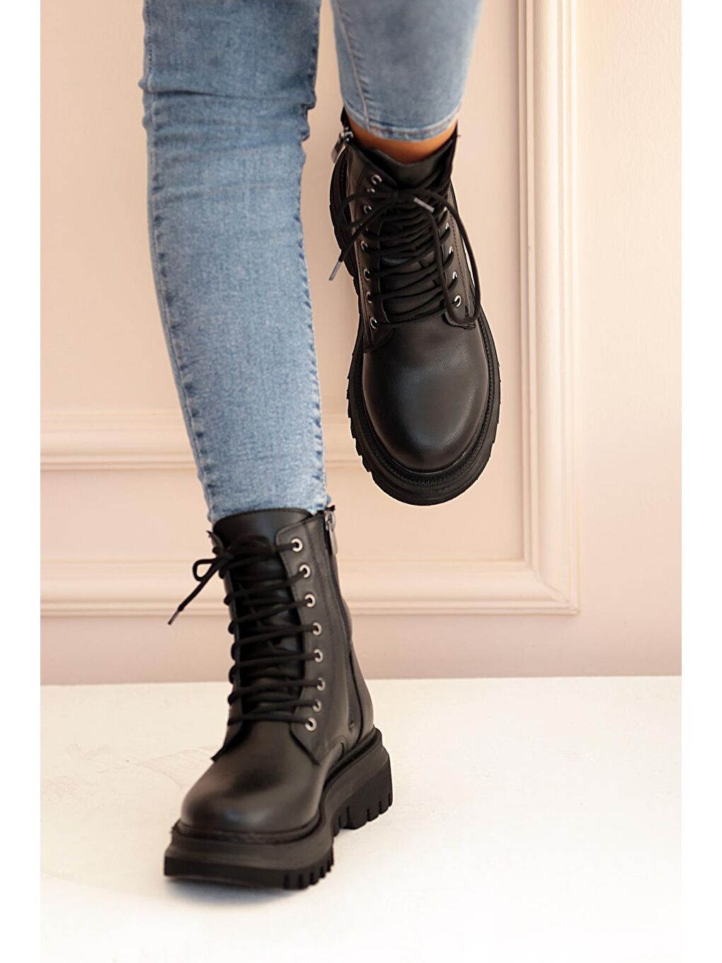 Siyah Kalın Termo Taban Sıcak Astar Bağcık & Fermuar Kadın Bot 031-7757-22Cilt-4