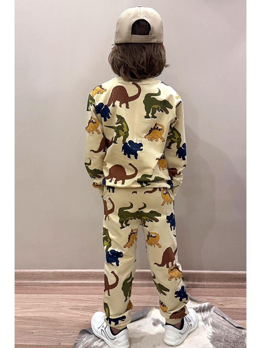 Erkek Çocuk Eşofman Takımı Dinozorlar Alemi Desenli Bej (5-8 Yaş)-1