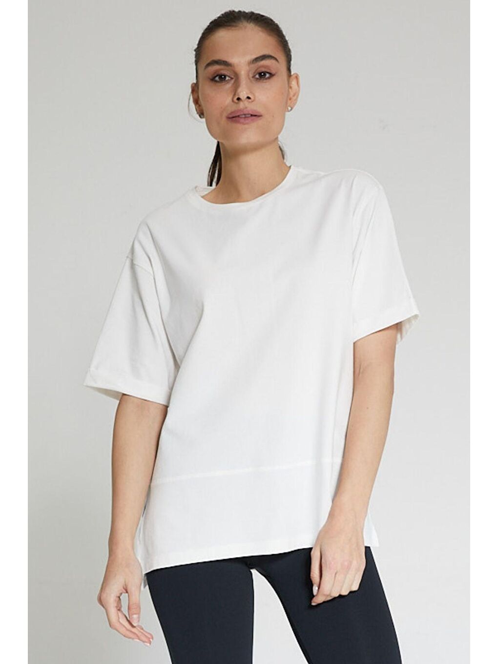 Chandraswear Beyaz Kadın Pamuklu Yırtmaçlı Oversize  T-shirt - Nors