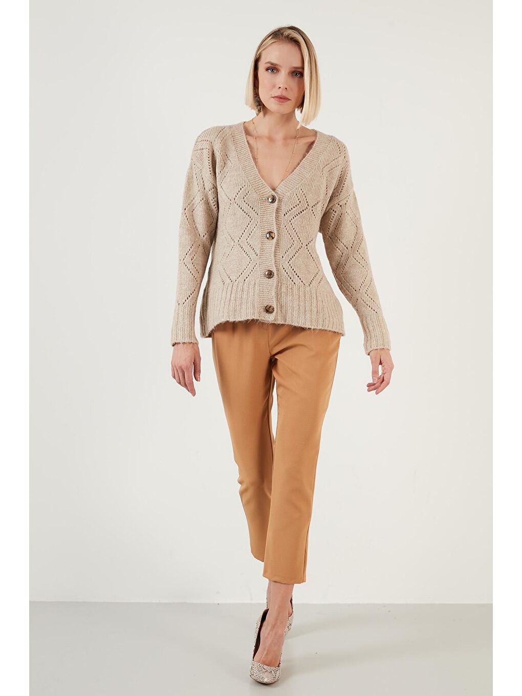 Bej Pamuklu Düğmeli V Yaka Örme Hırka 6321010-3