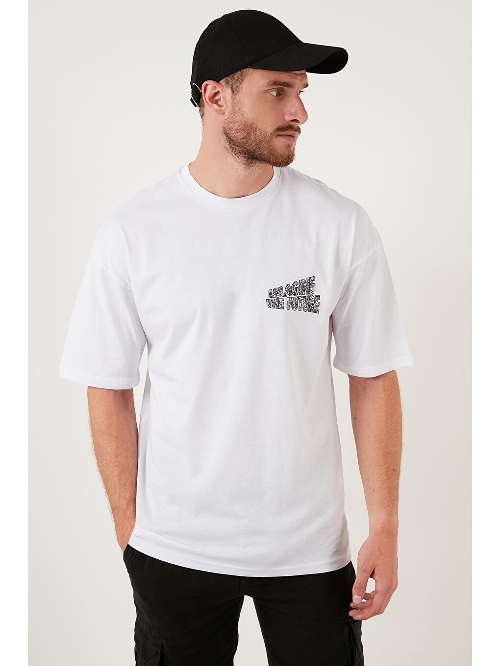 Beyaz Sırt Baskılı Regular Fit %100 Pamuk Bisiklet Yaka Tişört 5727502-2