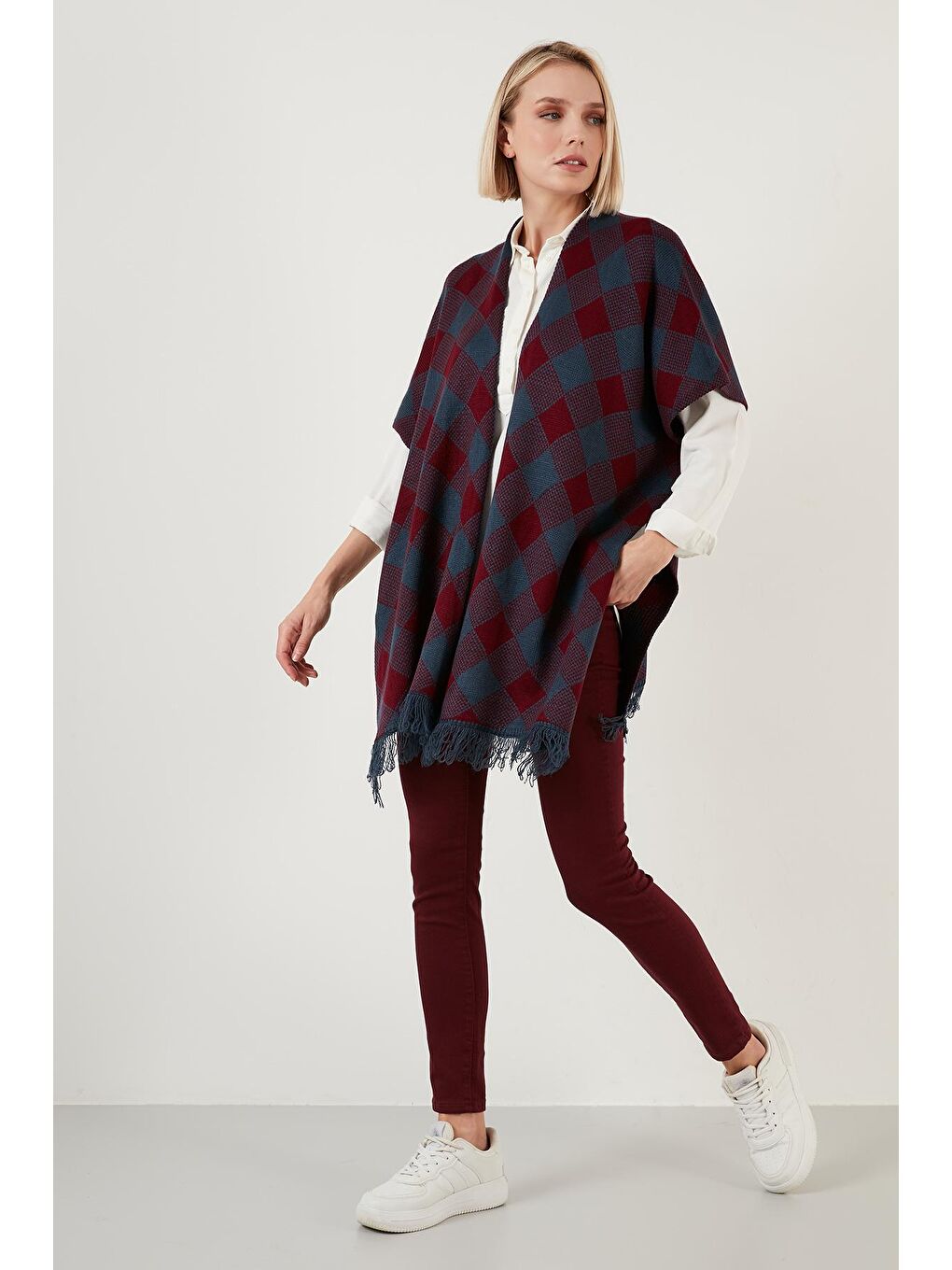 Lacivert Desenli Uçları Püsküllü Panço 6310015-2