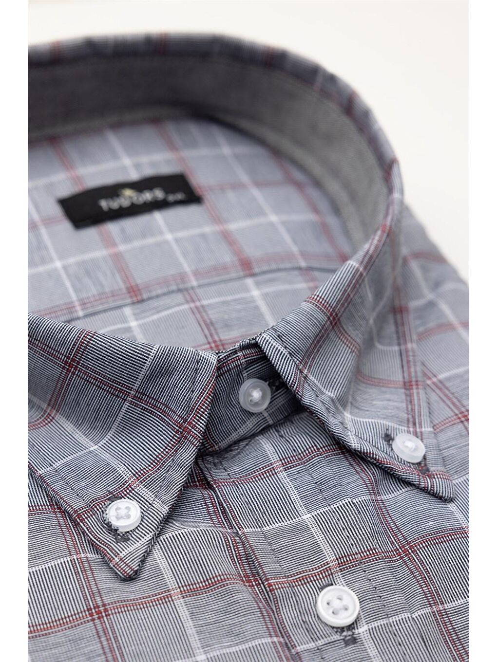 Gri Büyük Beden Düğmeli Yaka Erkek Gömlek