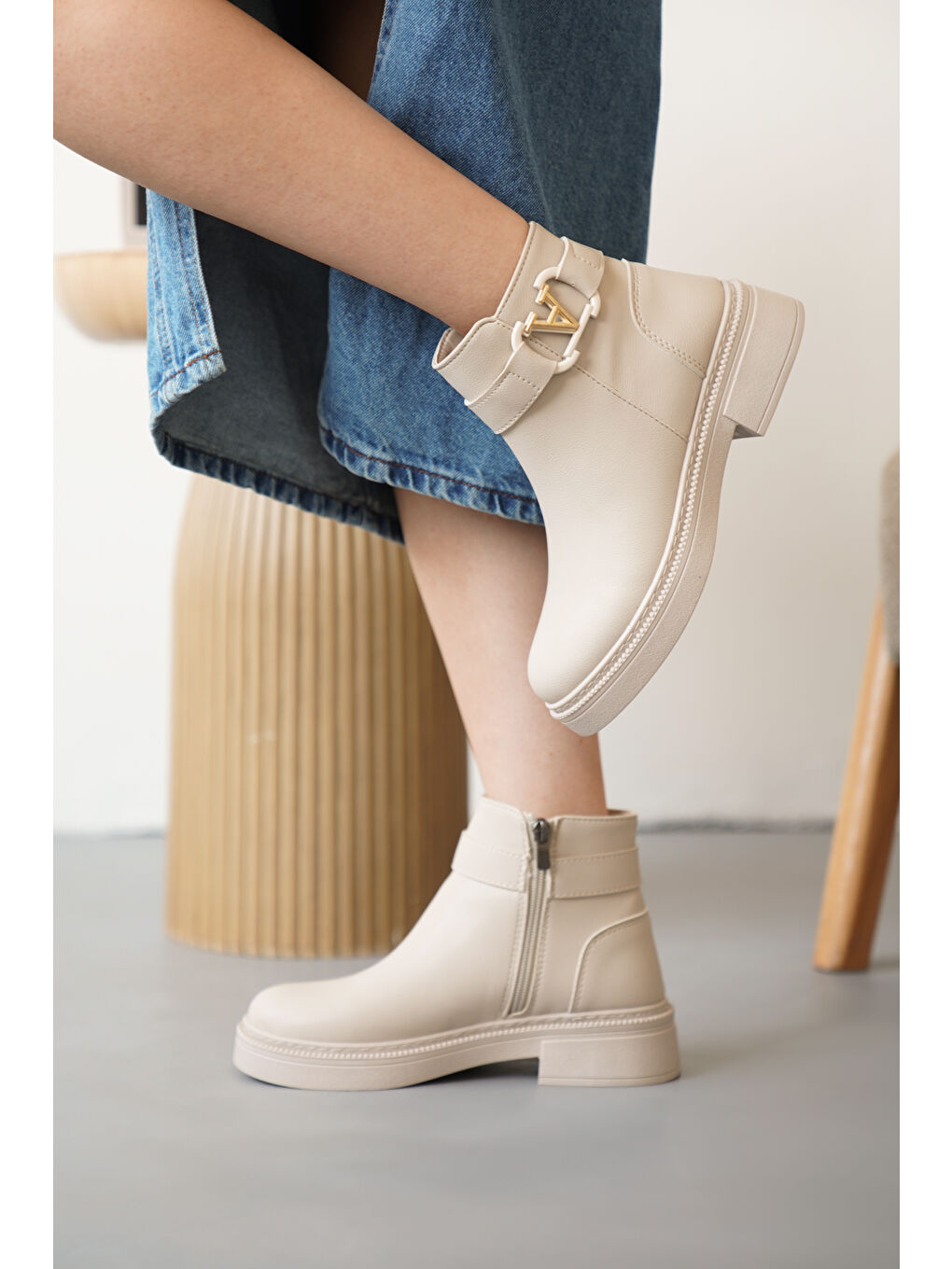 Bej D802 Kadın Yanı Tokalı Ortopedik Soğuk Geçirmez Bot-3