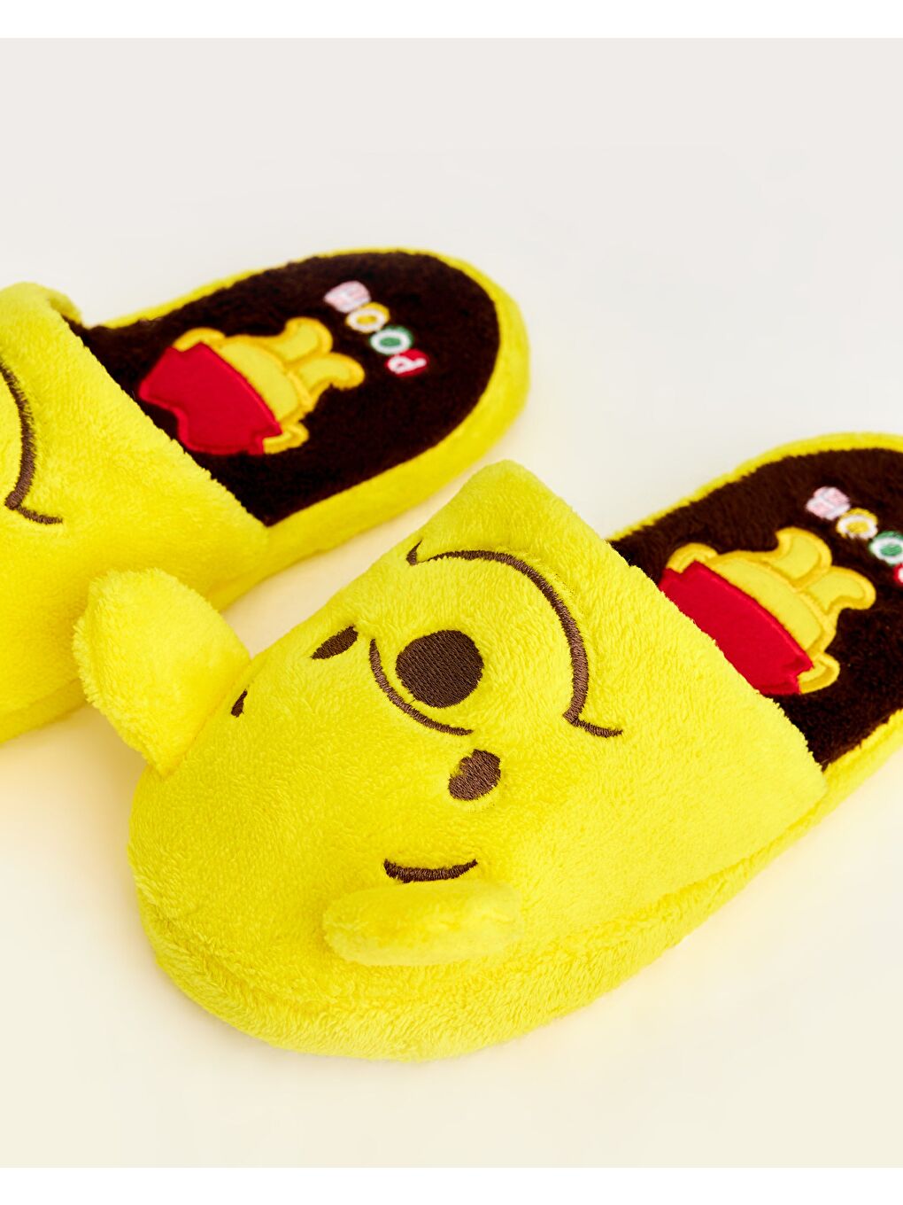 Sarı Kadın Figürlü Ev Terliği - MOMİ-1