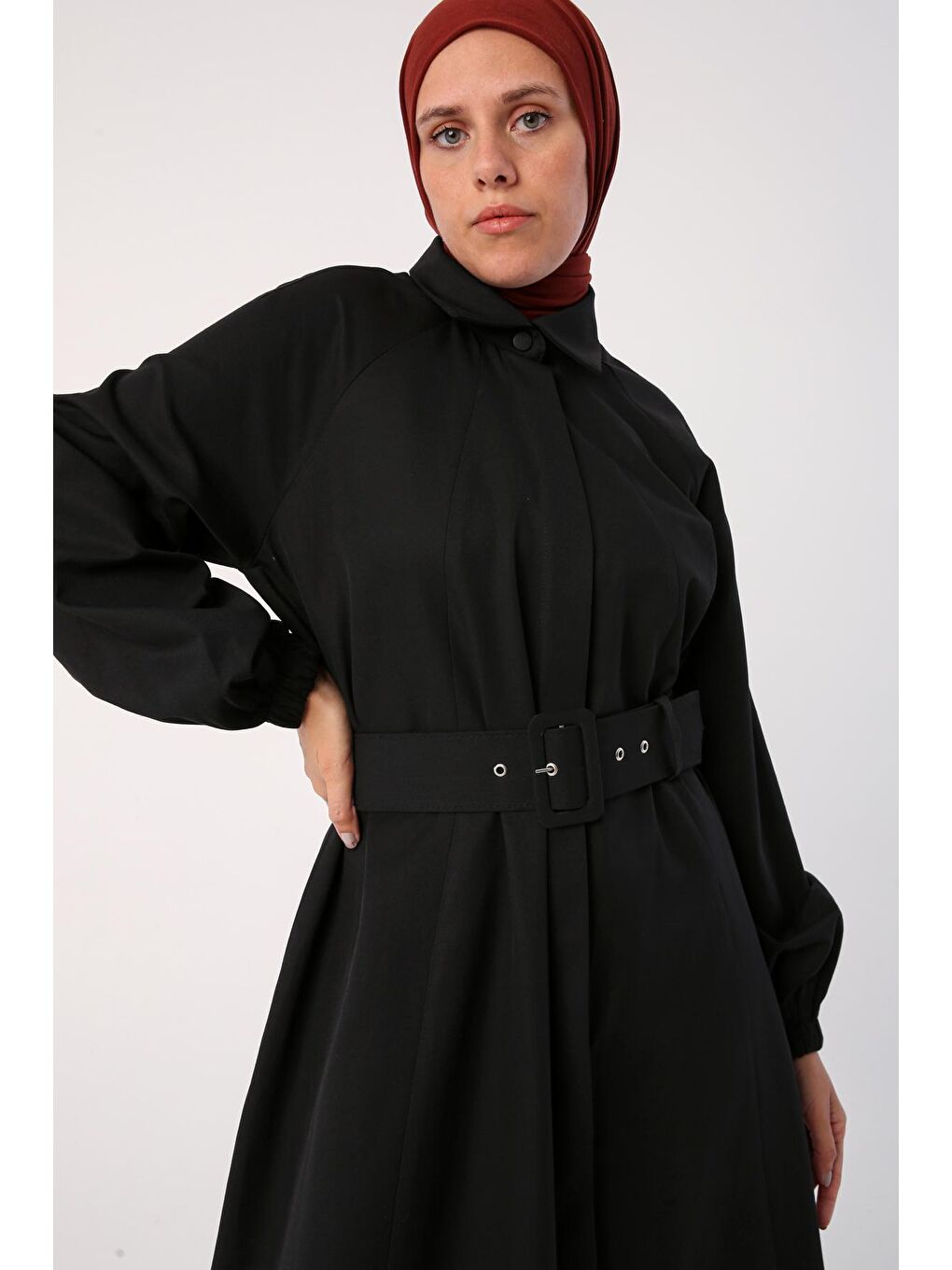 Siyah Kemerli Gömlek Yaka Elbise