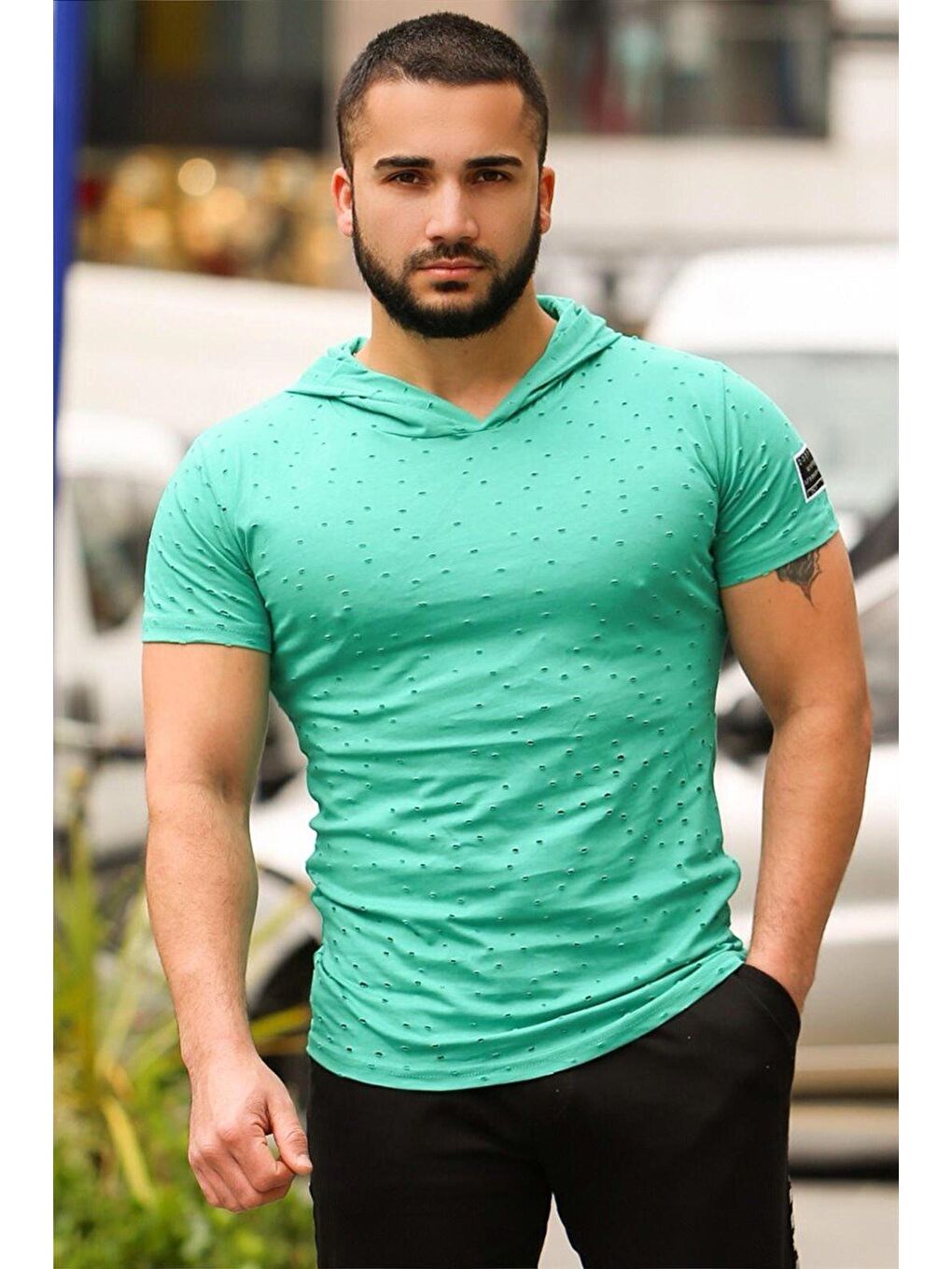 Yırtık Detaylı Yeşil Kapüşonlu %100 Pamuk Tişört 3069-2