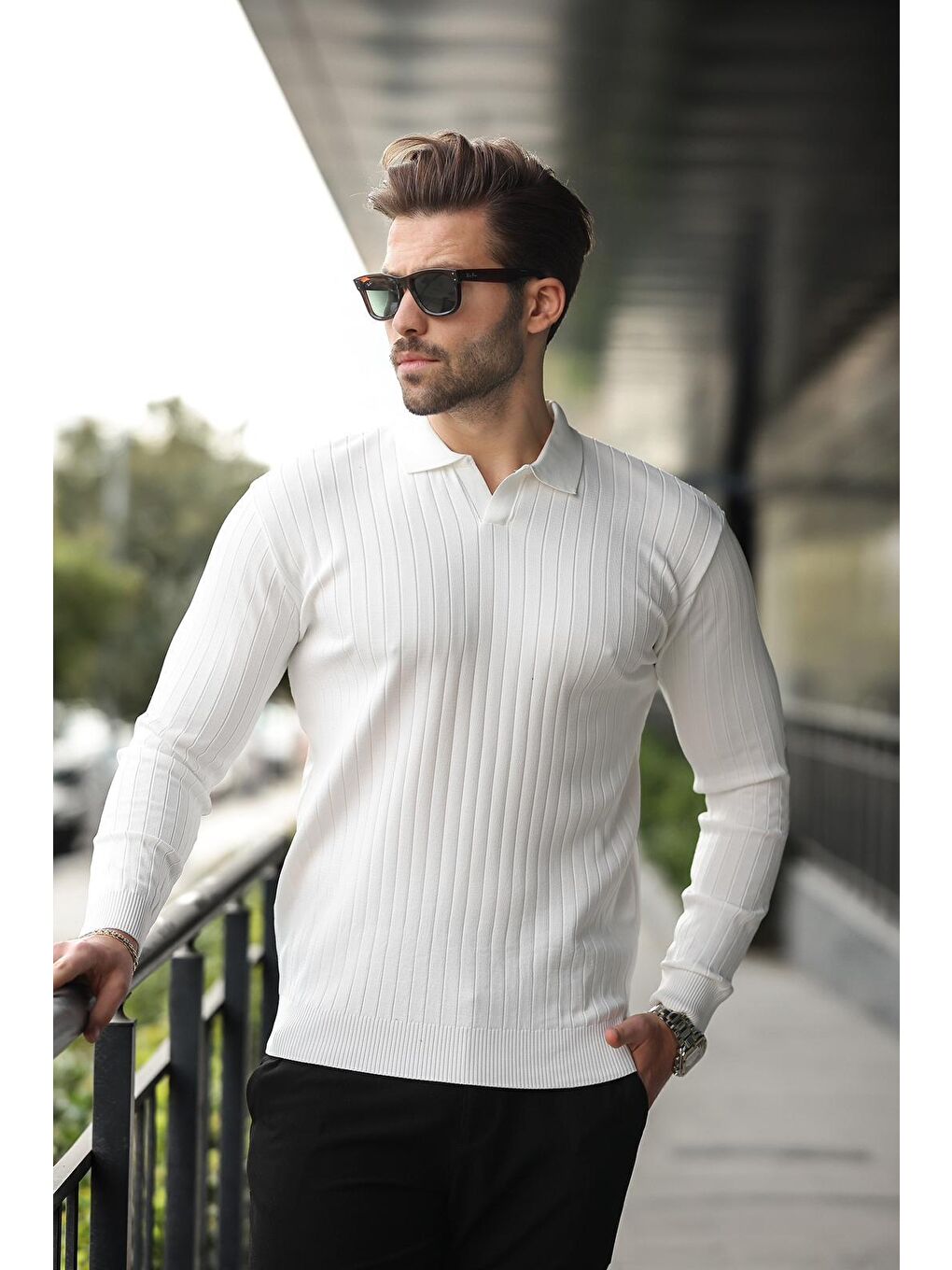 Beyaz Polo Yaka Çizgili Uzun Kollu Kazak 7239-3