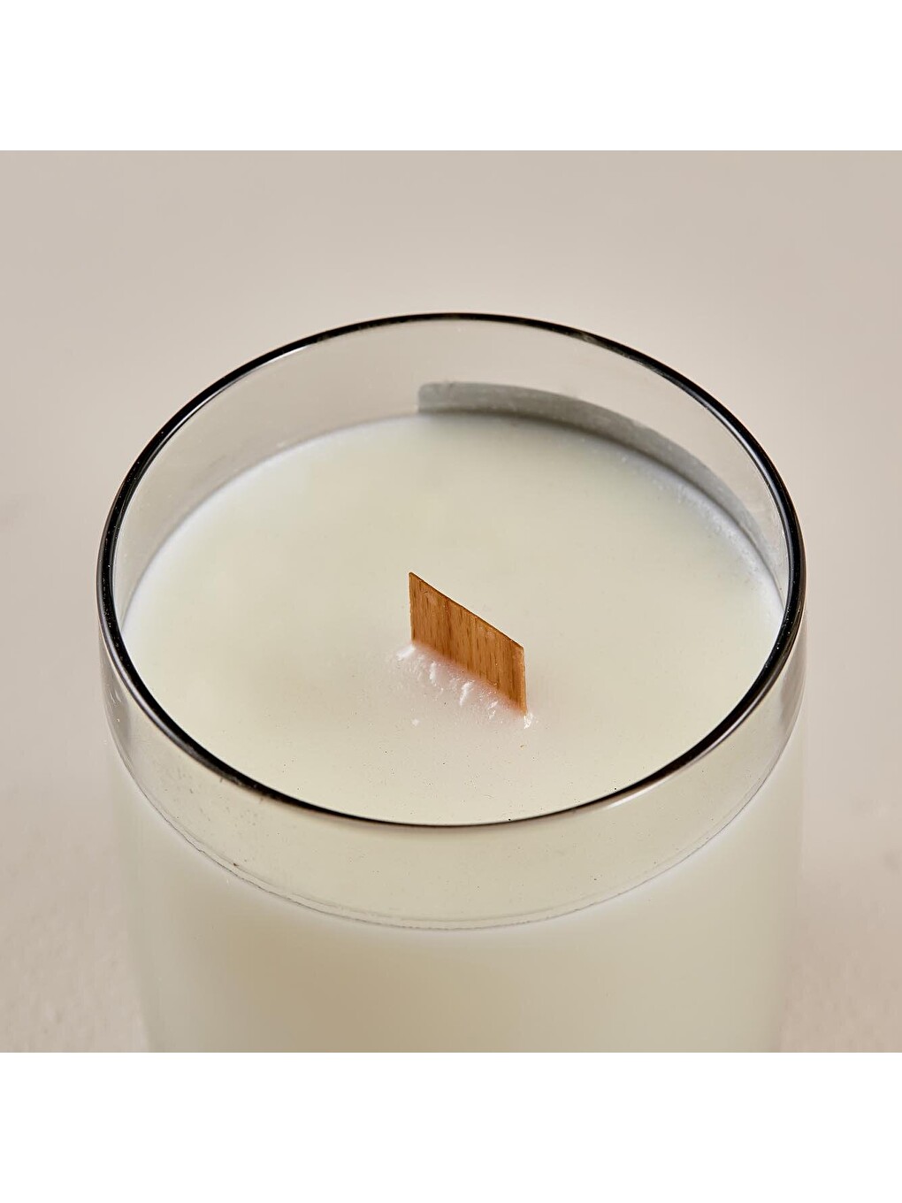 Beyaz Black Oud Ahşap Fitilli Soy Wax Mum-4