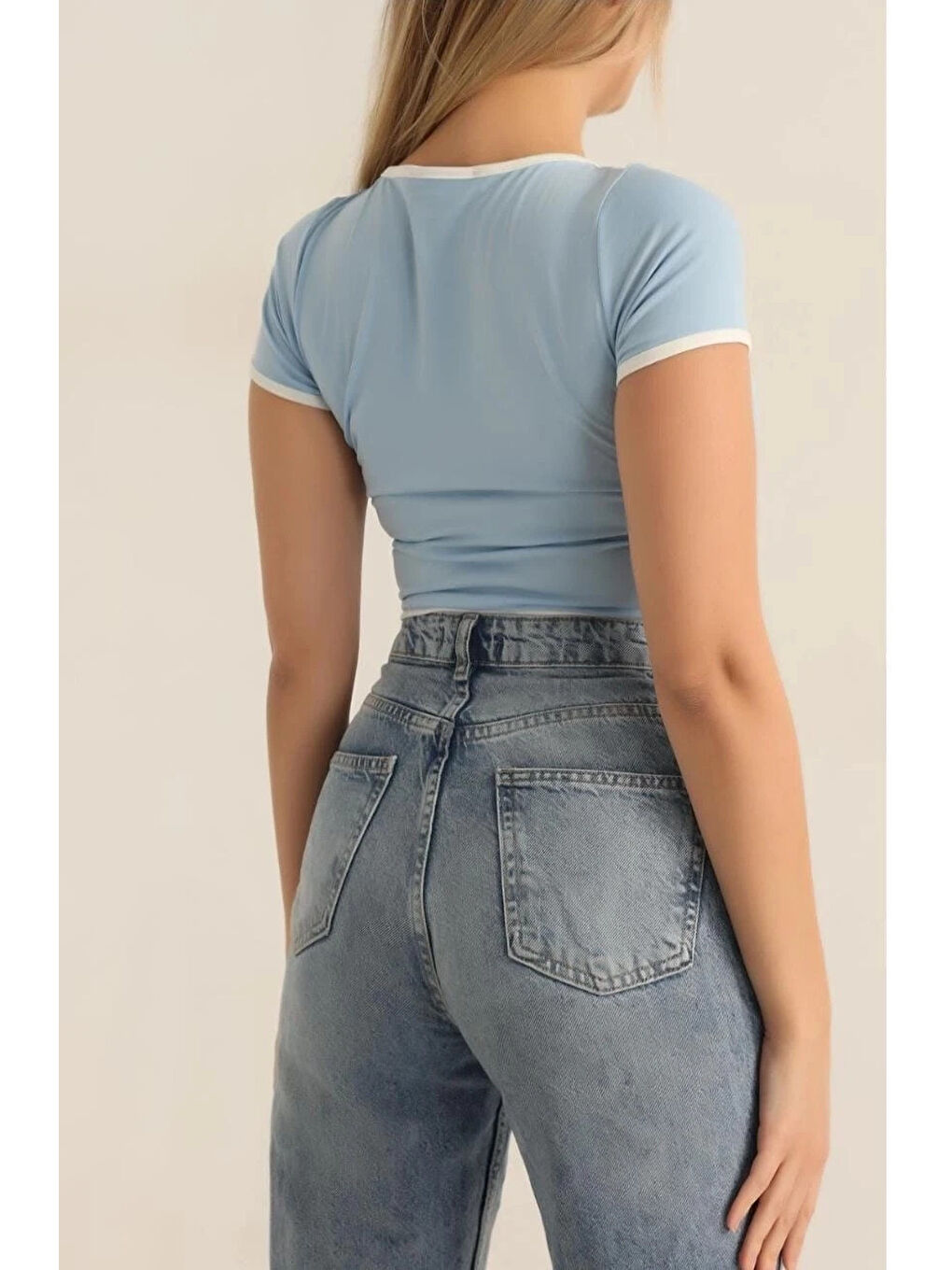 Kadın Buz Mavi Beyaz Biyeli Kısa Kol Elastanlı SendyCrop Bluz HZL24S-SND190901-3