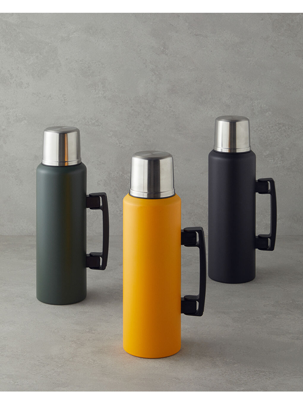 HeatLock Çelik Bardaklı Termos 1,5L Siyah-9