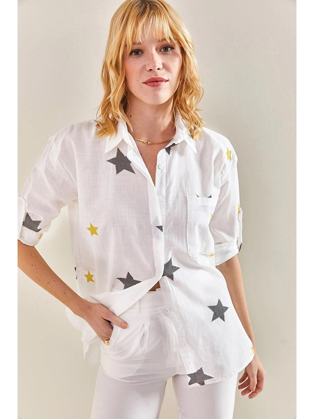 Siyah Kadın Yıldız Baskılı Kol Katlamalı Gömlek-3