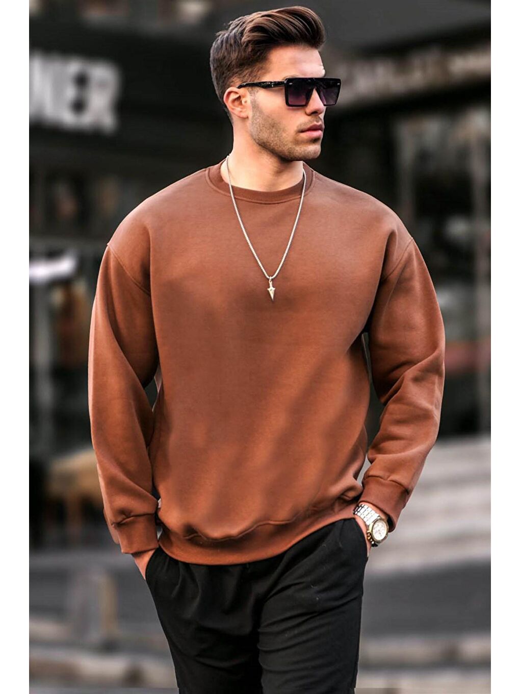 Madmext Kahverengi Bisiklet Yaka Oversize Şardonlu Basic Erkek Sweatshirt 6048