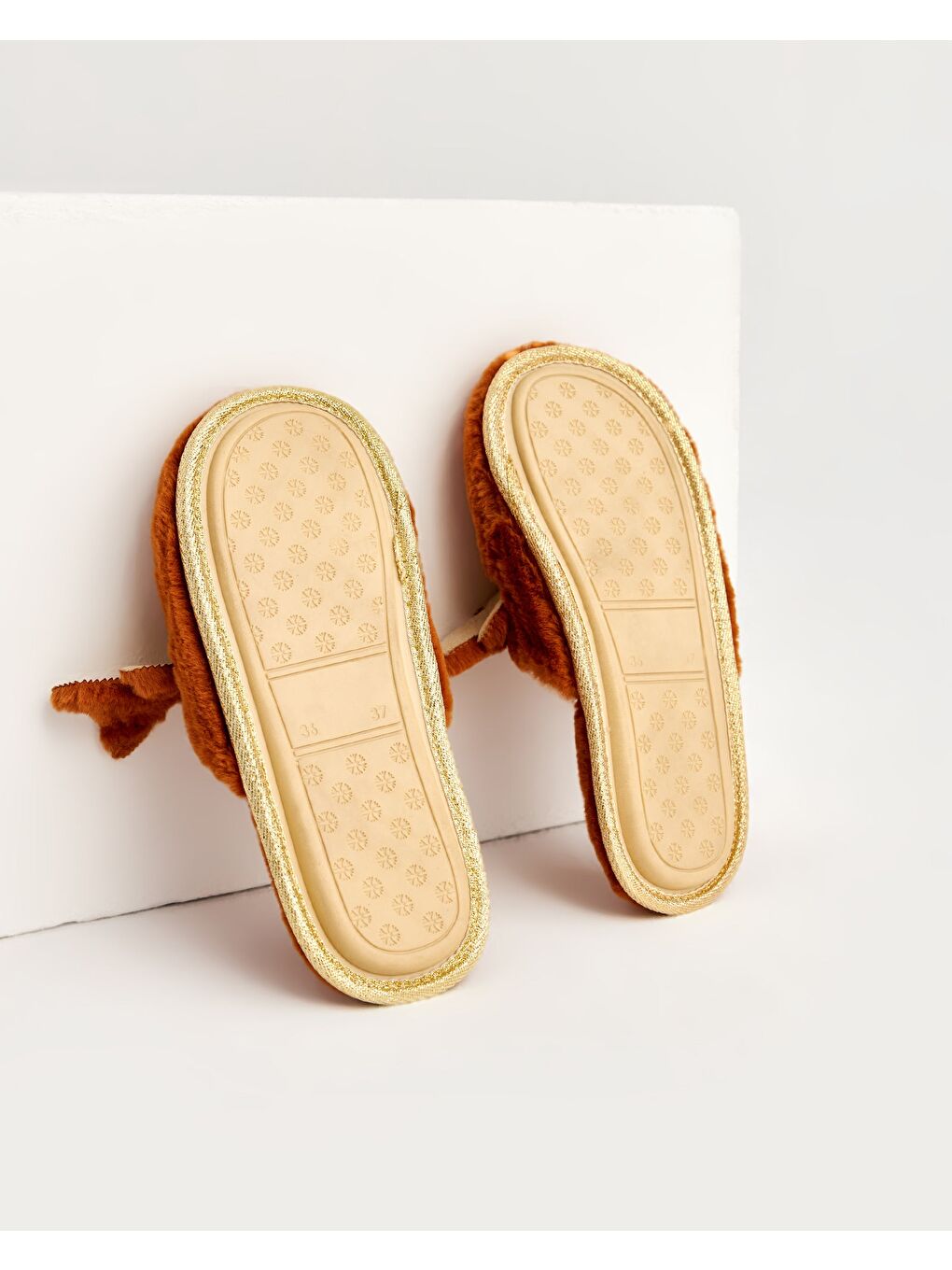 Sarı Figürlü Kadın Terlik-3