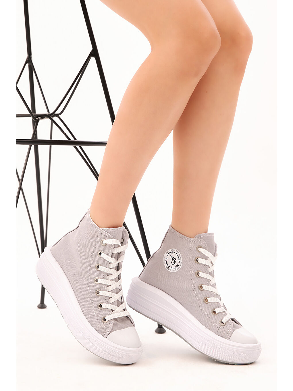 Kadın Gri Rahat Kalıp Kalın Tabanlı Uzun Spor Ayakkabı-1