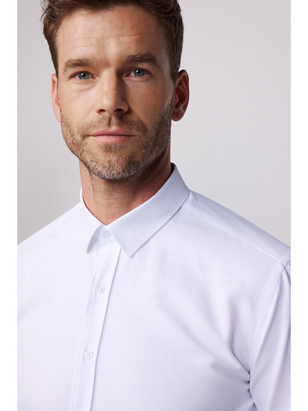 Modern Slim Fit Pamuklu Kolay Ütü Armürlü Beyaz Erkek Gömlek