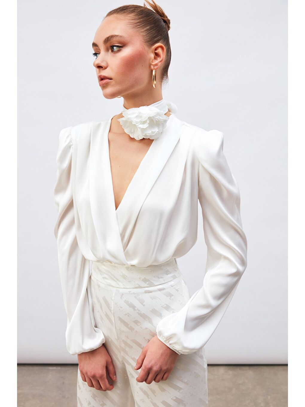 Kruvaze Saten Bodysuit Bluz - Ekru