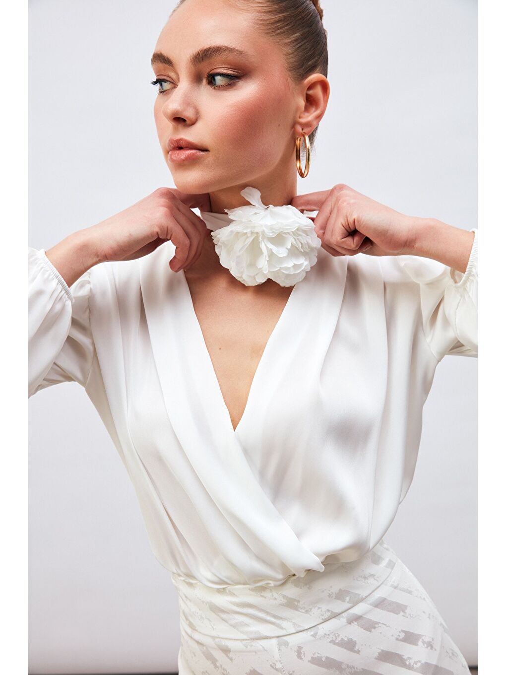 Kruvaze Saten Bodysuit Bluz - Ekru-5