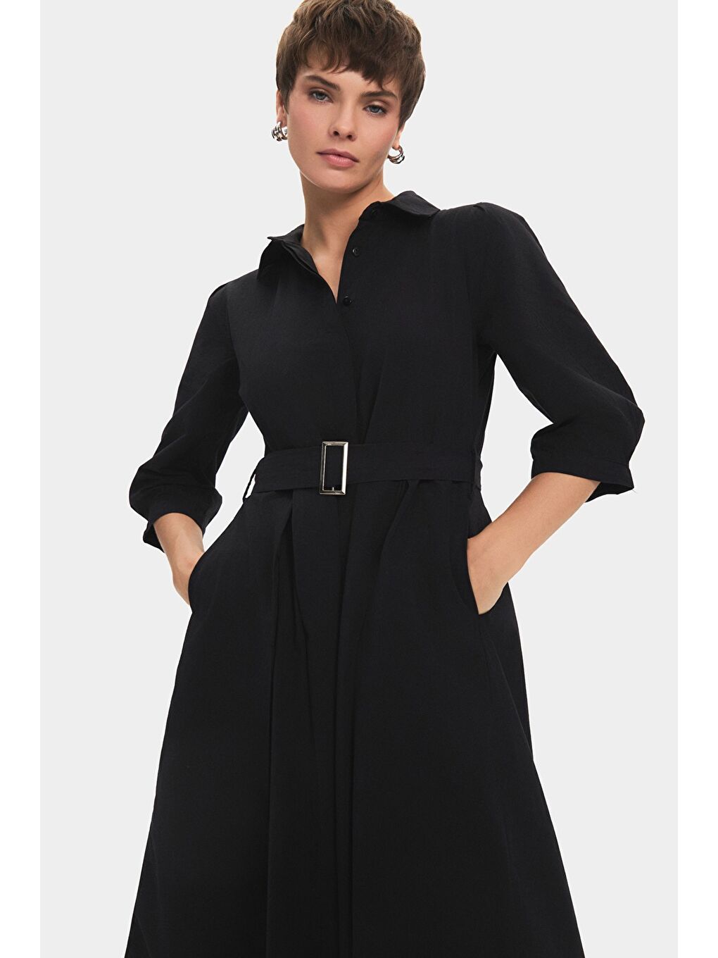 Siyah Kadın %100 Pamuk Gömlek Yaka Kemerli Fırfırlı Midi Elbise