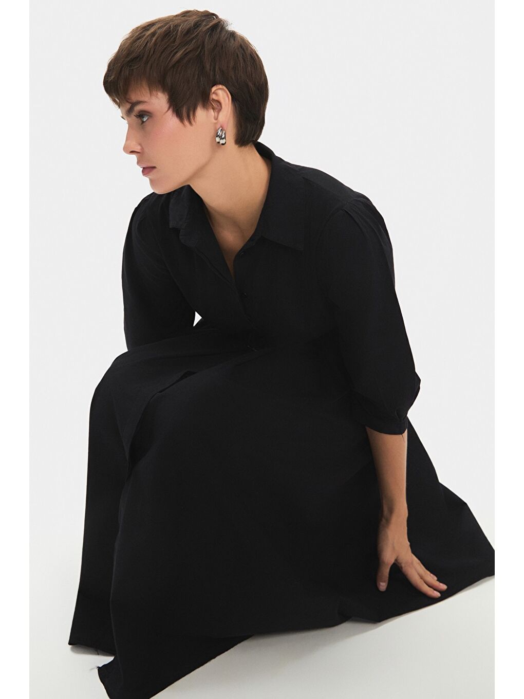 Siyah Kadın %100 Pamuk Gömlek Yaka Kemerli Fırfırlı Midi Elbise-1