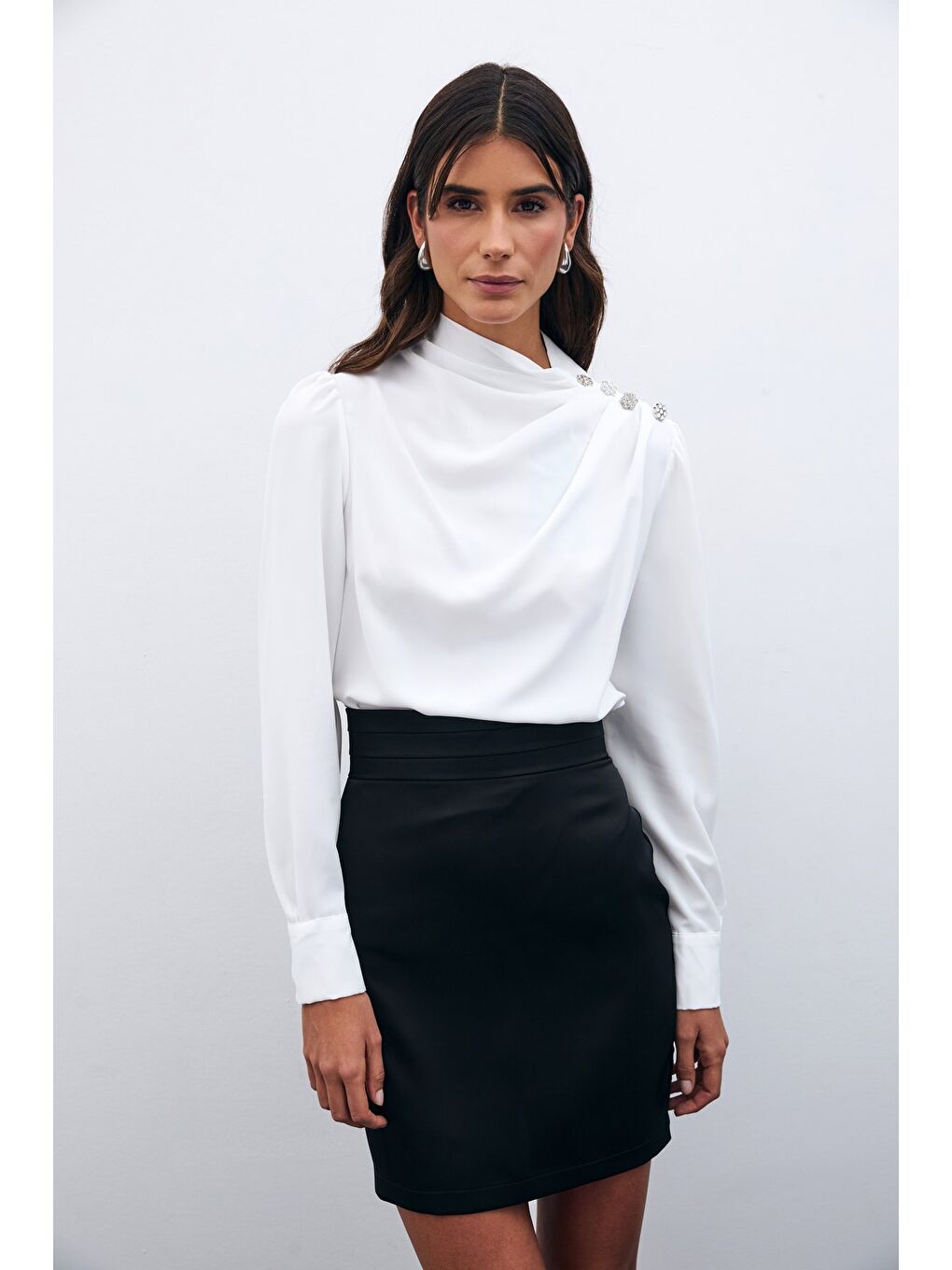 Düğmeleri Taş Detaylı Bluz - Ekru-2