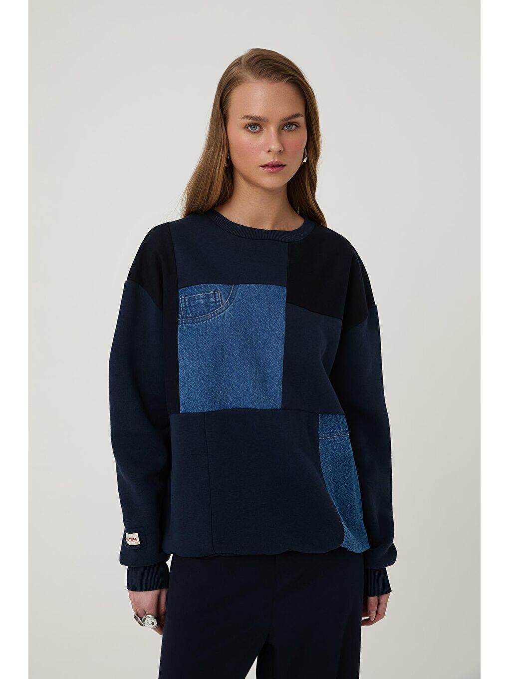 QUZU Saks Denim Blok Detaylı Sweatshirt Lacivert