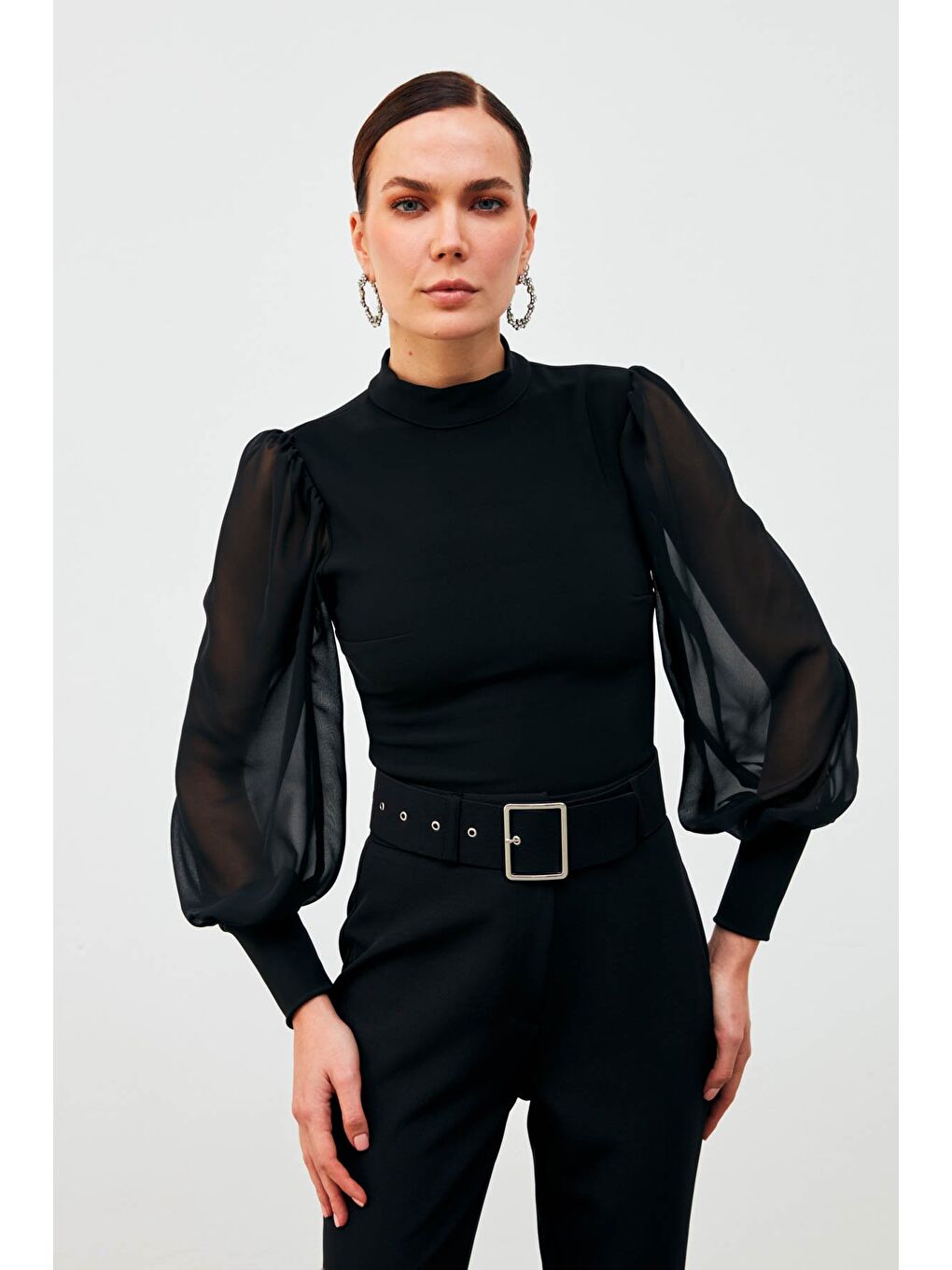 Dik Yaka Şifon Kol Detaylı Bluz - Siyah-3