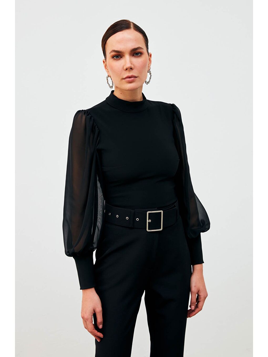 Dik Yaka Şifon Kol Detaylı Bluz - Siyah-4