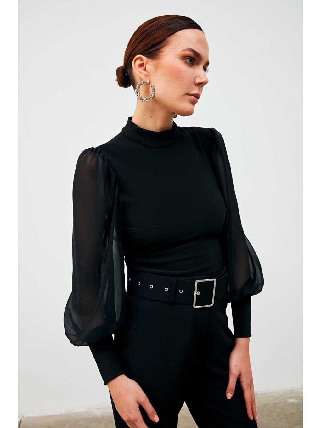 Dik Yaka Şifon Kol Detaylı Bluz - Siyah-5