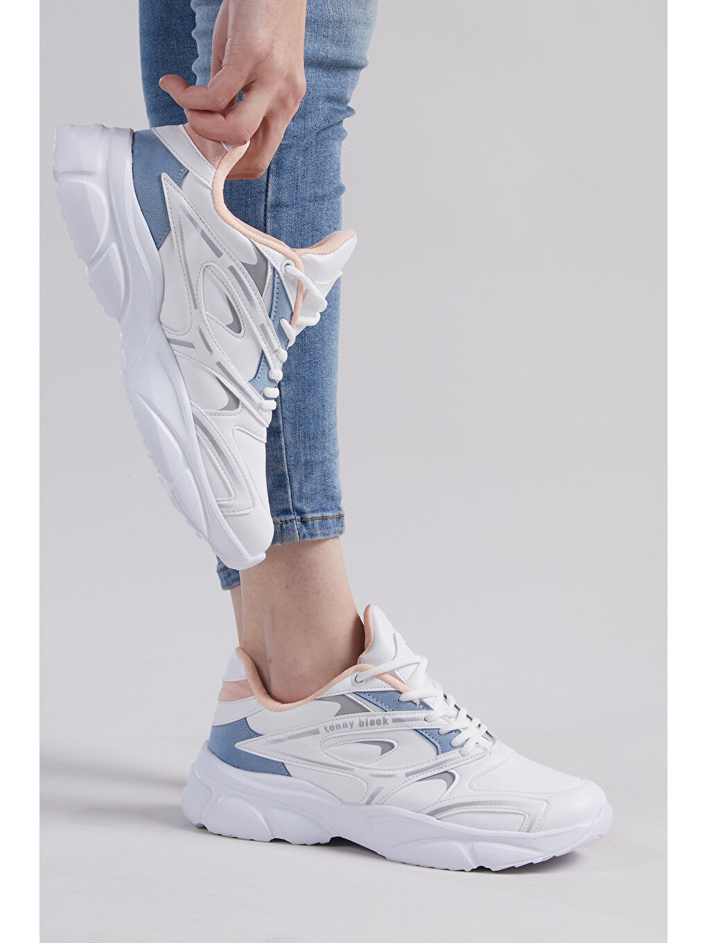 Unisex Beyaz Pembe Kalın Faylon Taban Desenli Bağcıklı Spor Ayakkabı-1