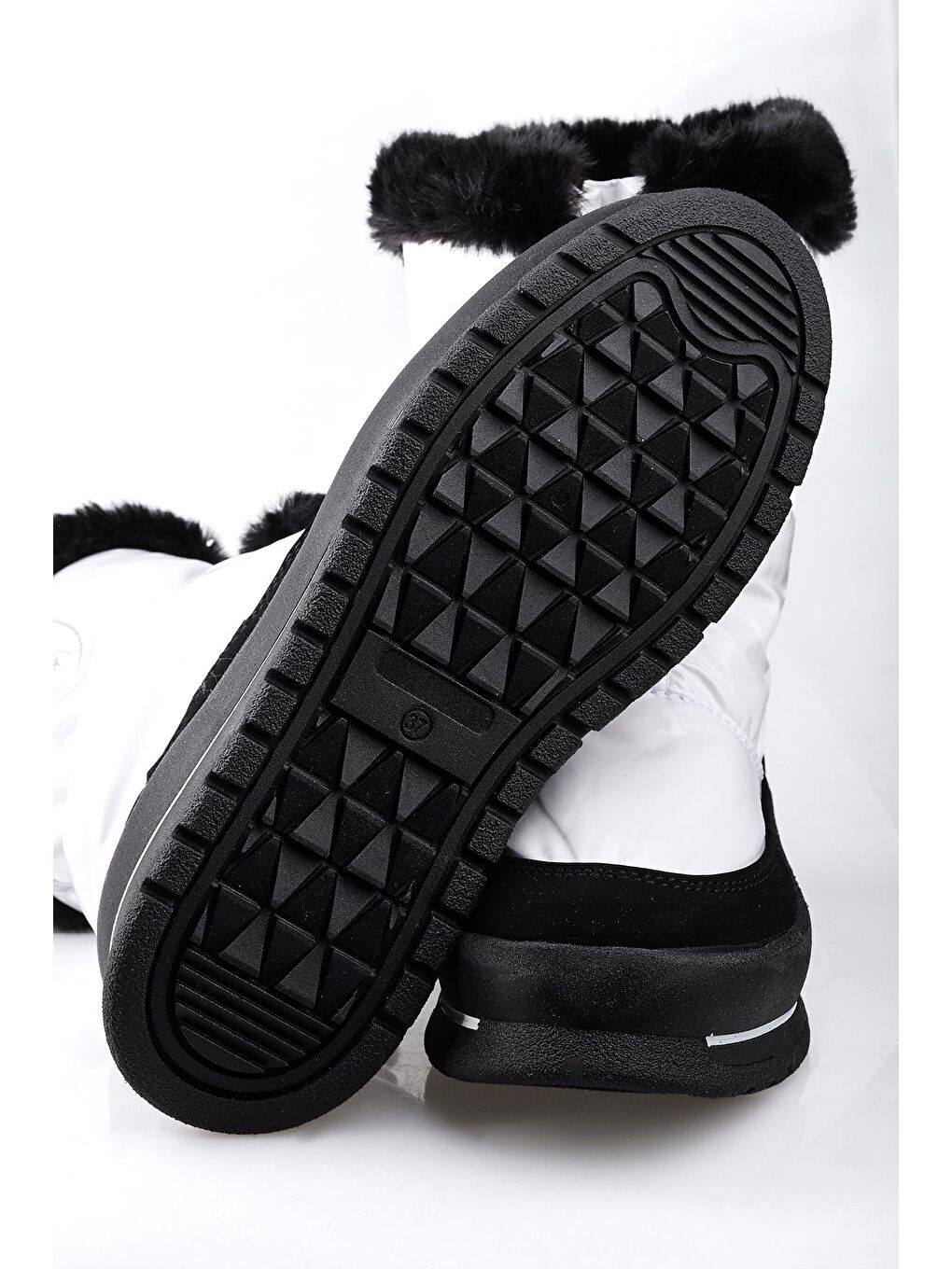 Beyaz Bella Su Geçirmez Fermuarlı Kadın Kar Botu Ayakkabı 1112-4