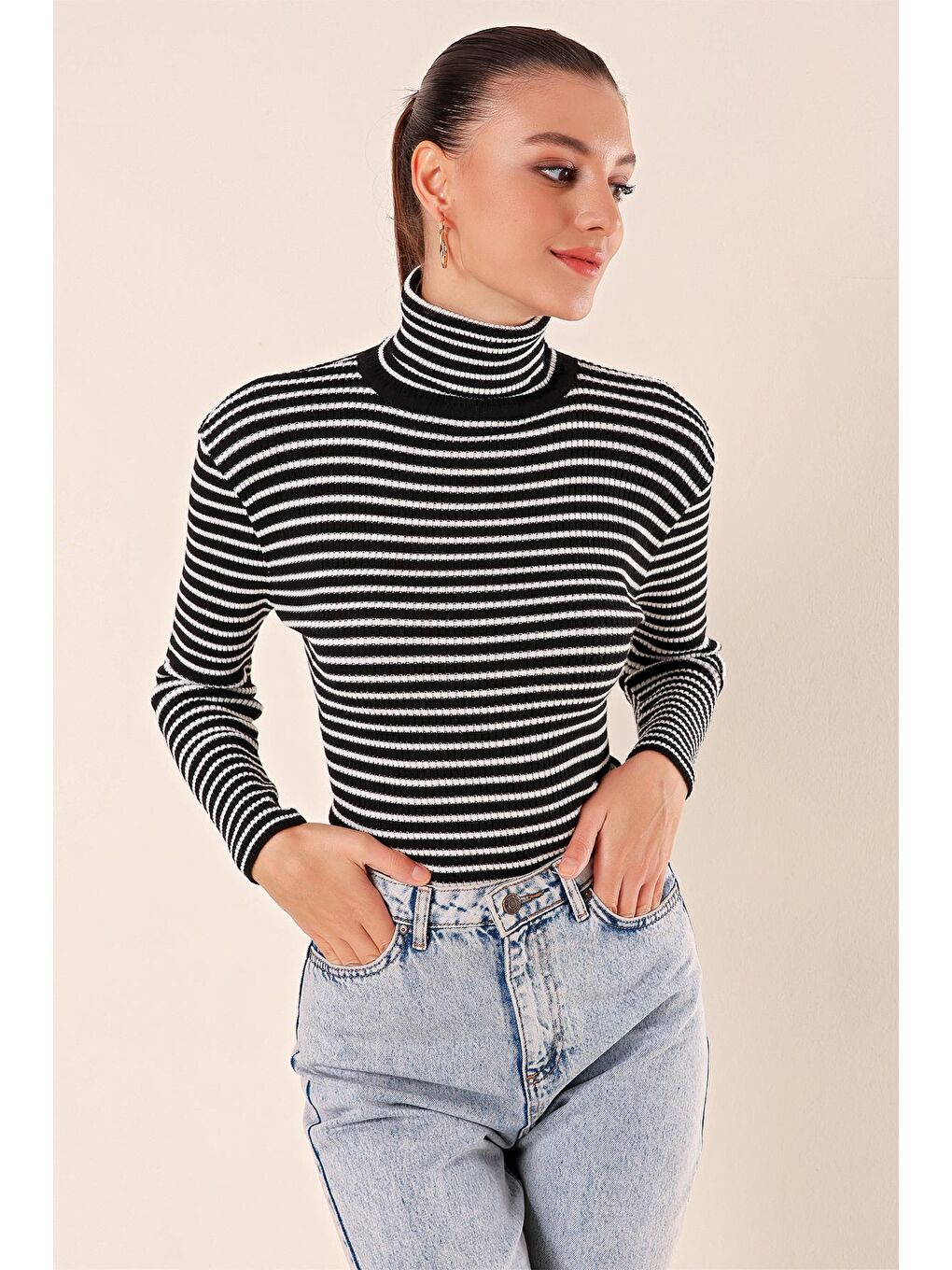 15829 Çizgili Triko Kazak - Siyah