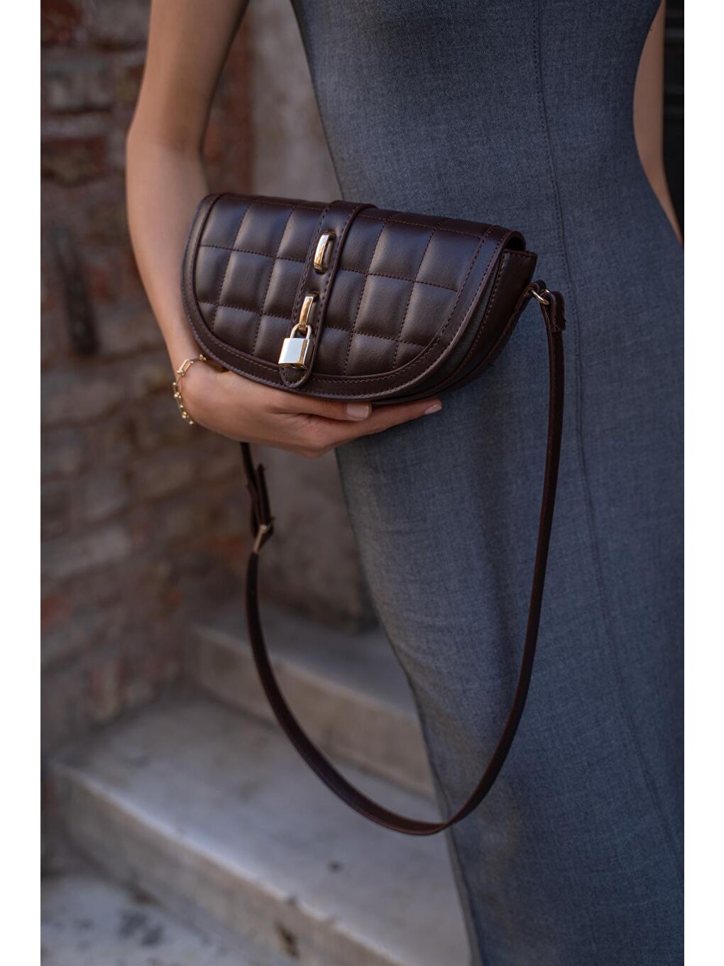 Diva Kontrast Tasarım Çapraz Askılı Kadın Çanta - Kahverengi-3