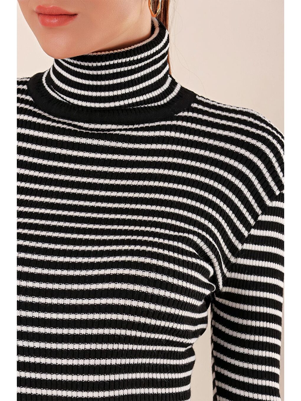 15829 Çizgili Triko Kazak - Siyah-1