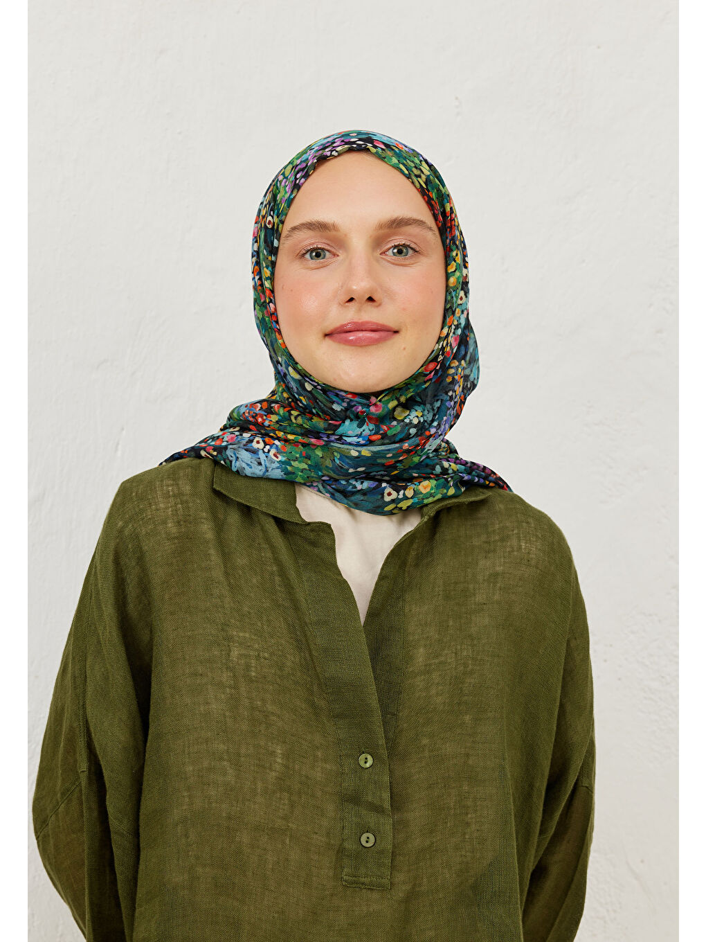 Tıny Bouquet Desen Rami Şal Siyah-2