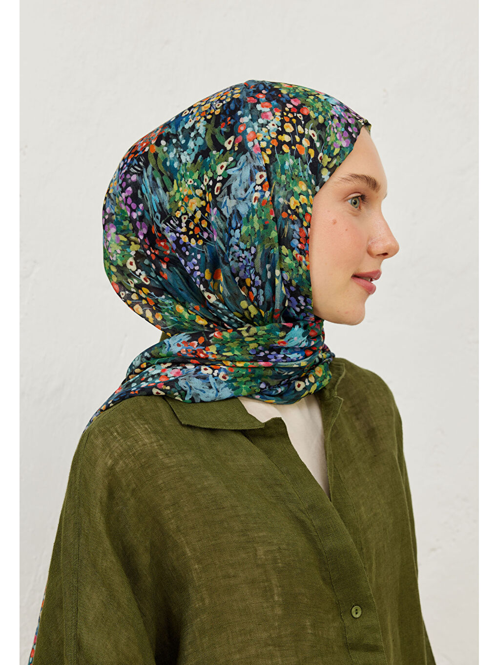 Tıny Bouquet Desen Rami Şal Siyah-3