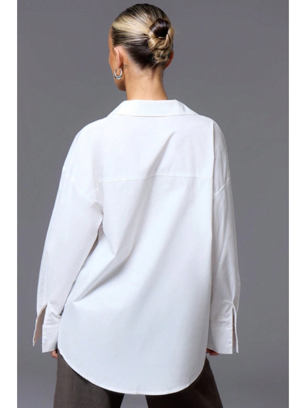 Beyaz Kadın Oversize Gömlek Uzun Kollu Basic Salaş Kesim Poplin Trend Günlük Gömlek-4