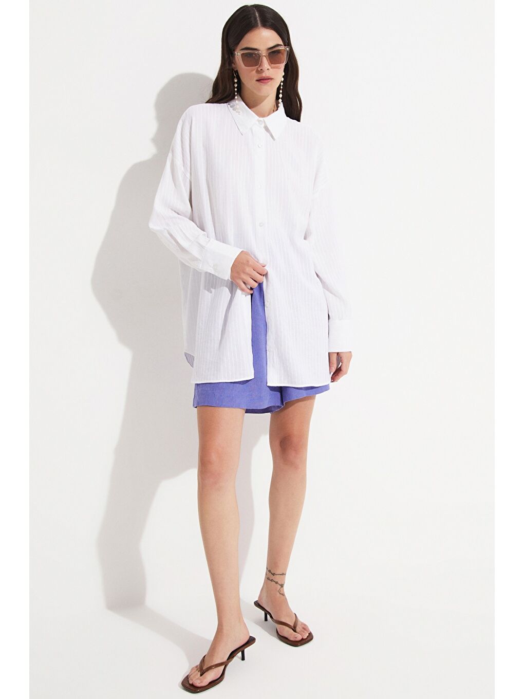 Beyaz Kadın Pamuk Çizgili Geniş Kalıp Dokuma Gömlek-3