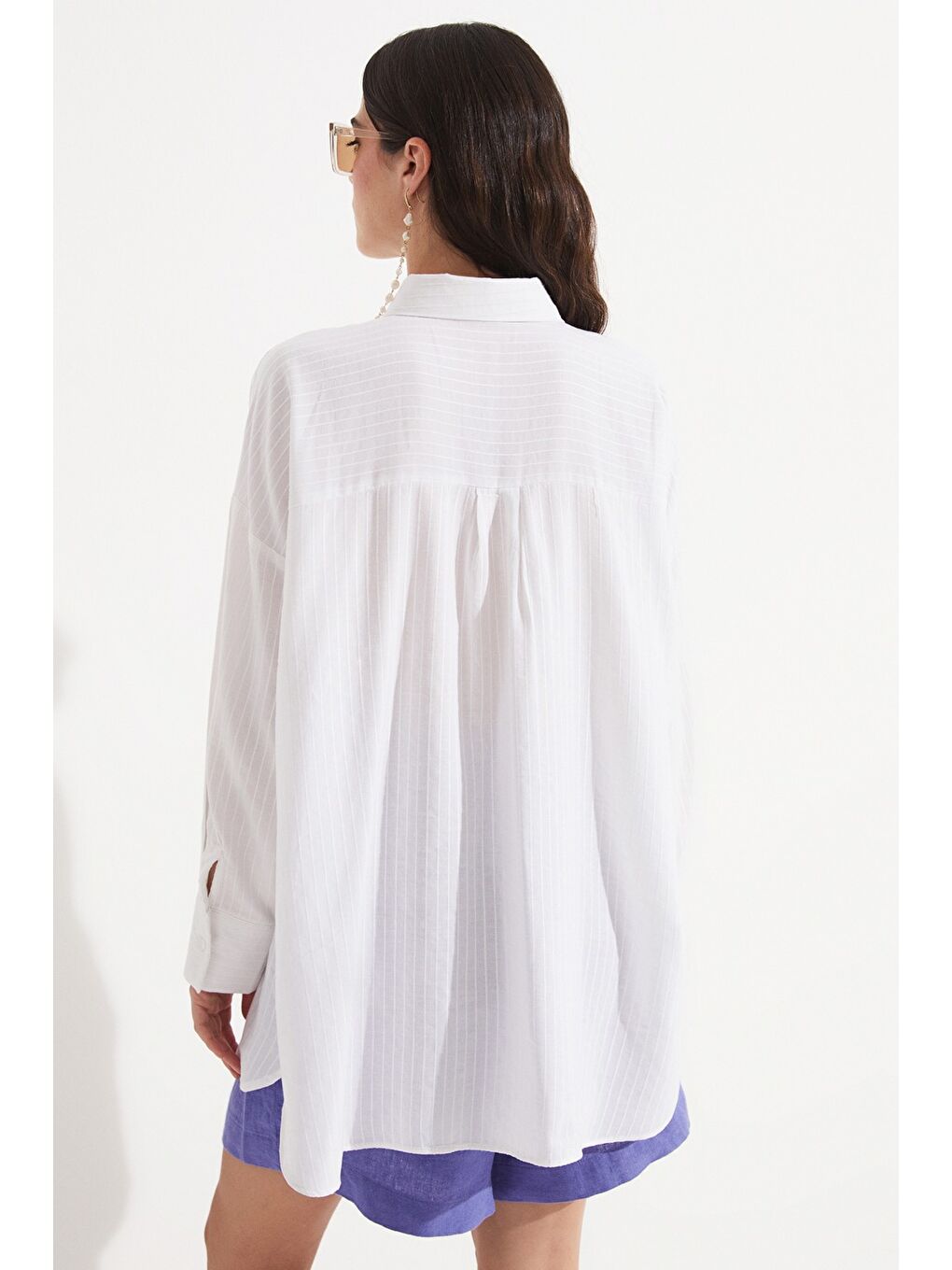 Beyaz Kadın Pamuk Çizgili Geniş Kalıp Dokuma Gömlek-4