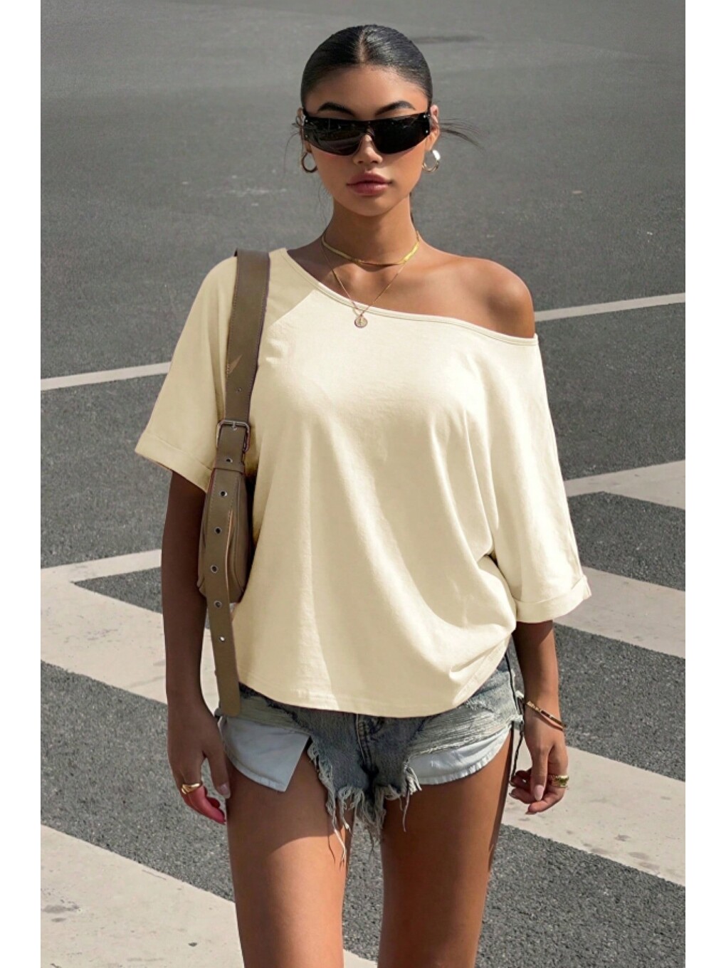 Ekru Kadın Oversize Düşük Omuz Basic Tişört – Salaş Kesim Yazlık Rahat T-shirt-1