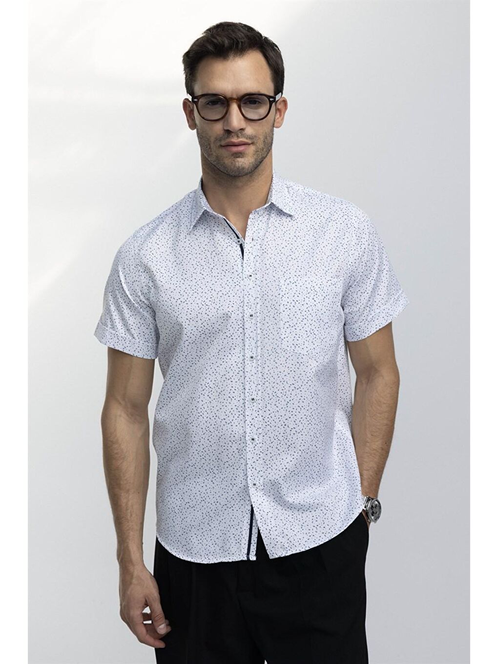 Klasik Fit Kısa Kol Baskılı Spor Yaka Biyeli Erkek Beyaz Gömlek