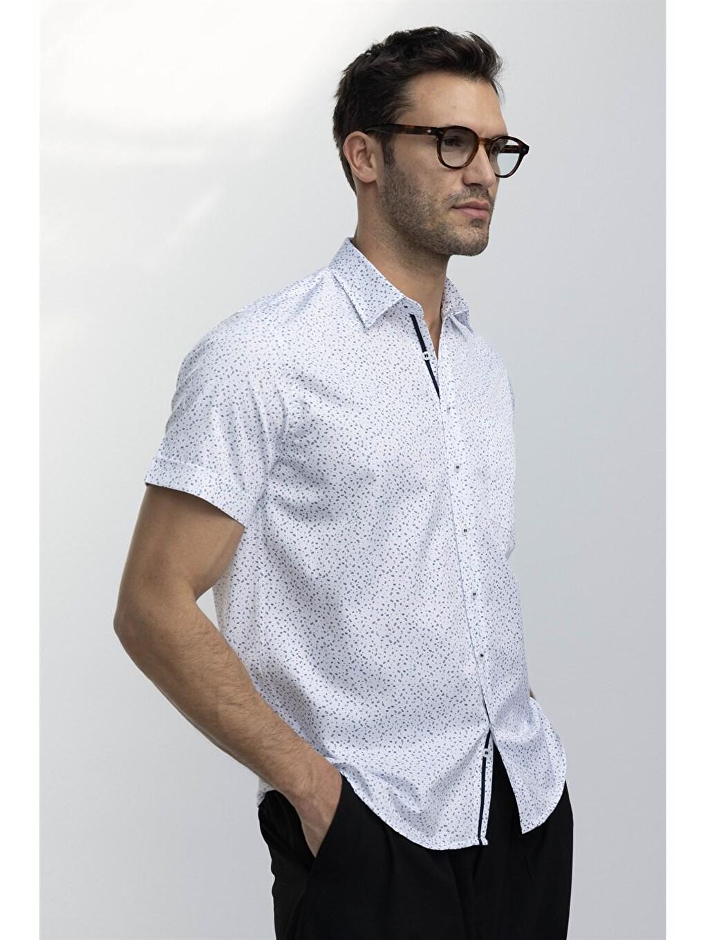 Klasik Fit Kısa Kol Baskılı Spor Yaka Biyeli Erkek Beyaz Gömlek-1