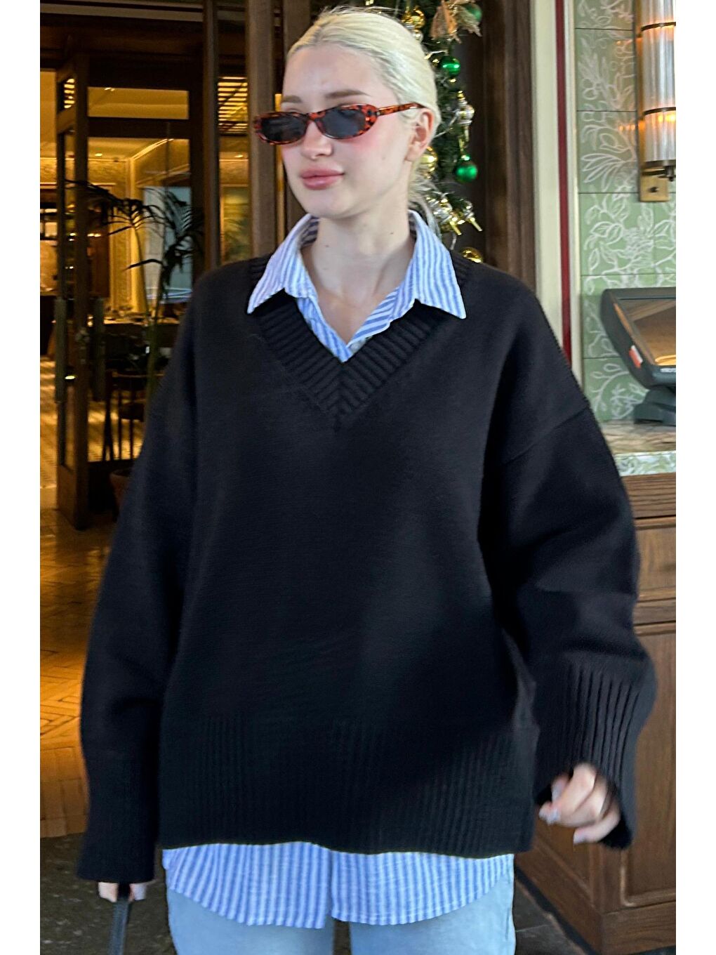 Siyah V Yaka Oversize Kadın Triko Kazak Mg2149-3